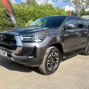 Toyota Hilux Invincible D/cab pick up 2.4 D-4D Auto 2022 ( 72 ) - Image 6