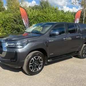 Toyota Hilux Invincible D/cab pick up 2.4 D-4D Auto 2022 ( 72 ) - Image 3