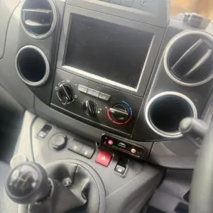 PEUGEOT PARTNER L1 DIESEL 850 1.6 BlueHDi 100 Professional Van 2018 - Image 6