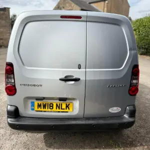 PEUGEOT PARTNER L1 DIESEL 850 1.6 BlueHDi 100 Professional Van 2018 - Image 9