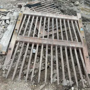 Warrior 1400 soil screener top deck fingers - Image 1