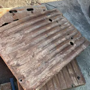 SANDVIK CRUSHING JAW GRIDS AND CHEEK PLATES crusher spares screener - Image 1