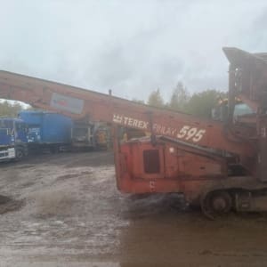 Terex Finley 595 box soil screener mobile scalping screen crusher - Image 9